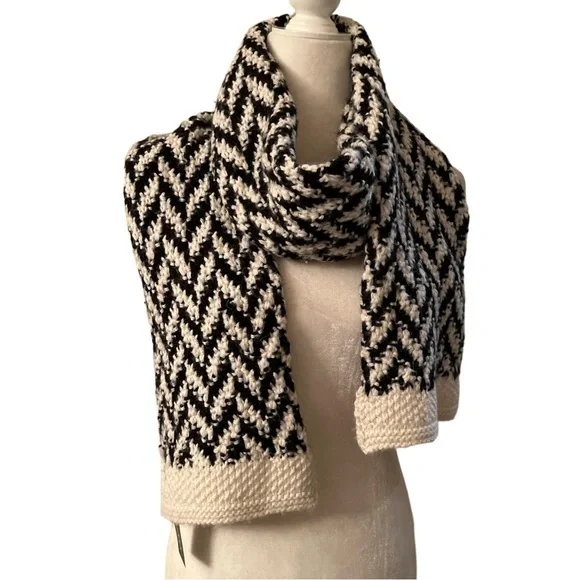 LAUREN RALPH LAUREN Wool Blend Chevron Knit Scarf black & white NWT - Picture 1 of 4